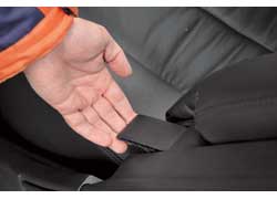 В Toyota Camry можно легко менять наклон спинок, выбирая из двух положений.