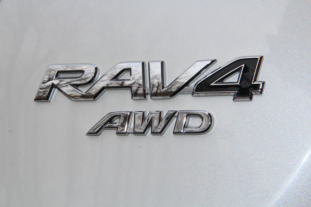 Тест-драйв Toyota RAV4 2.2 D-CAT